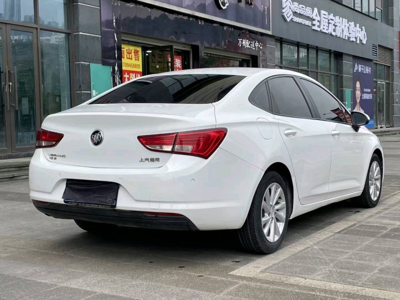 重庆18年别克威朗6