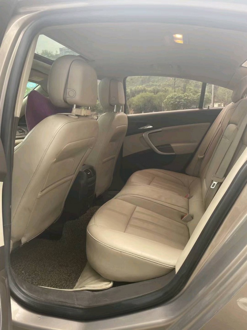 重庆14年别克君威8