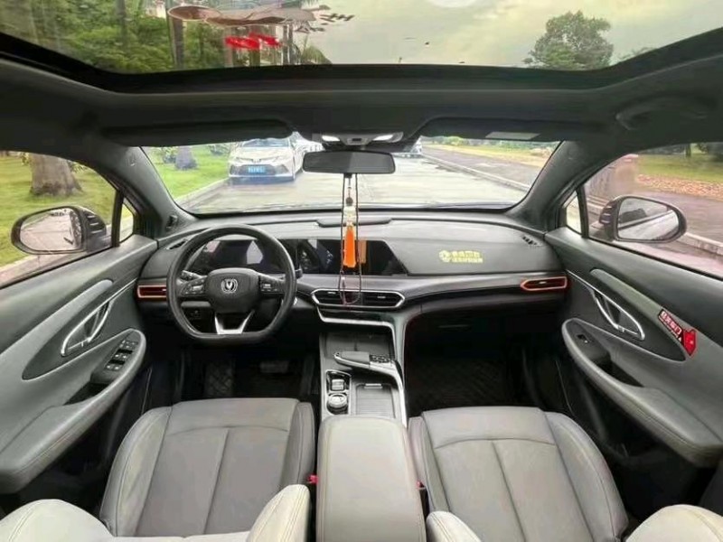 汕头22年长安汽车UNI-T4