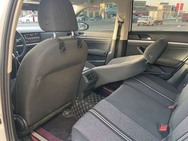 保定21年大众朗逸6