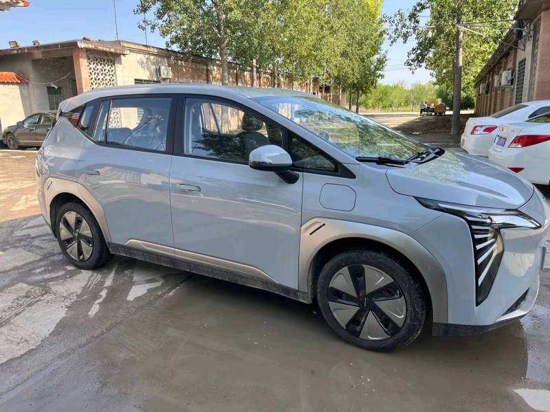 保定23年传祺埃安Y3