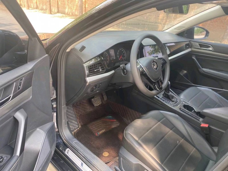 保定19年大众朗逸8