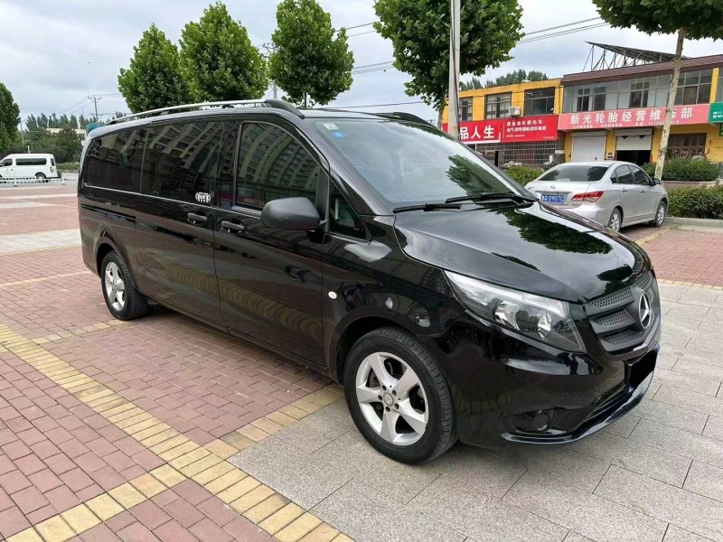 济南18年奔驰威霆2