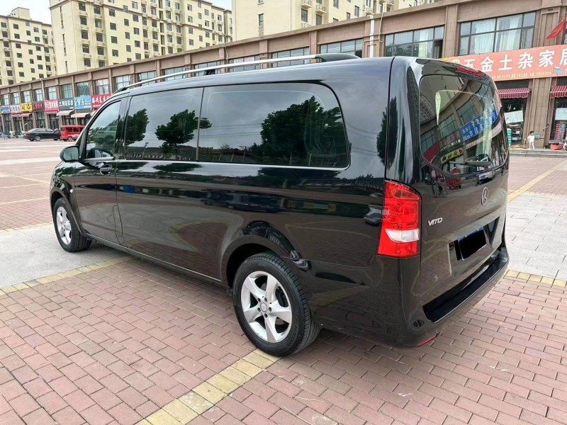 济南18年奔驰威霆4