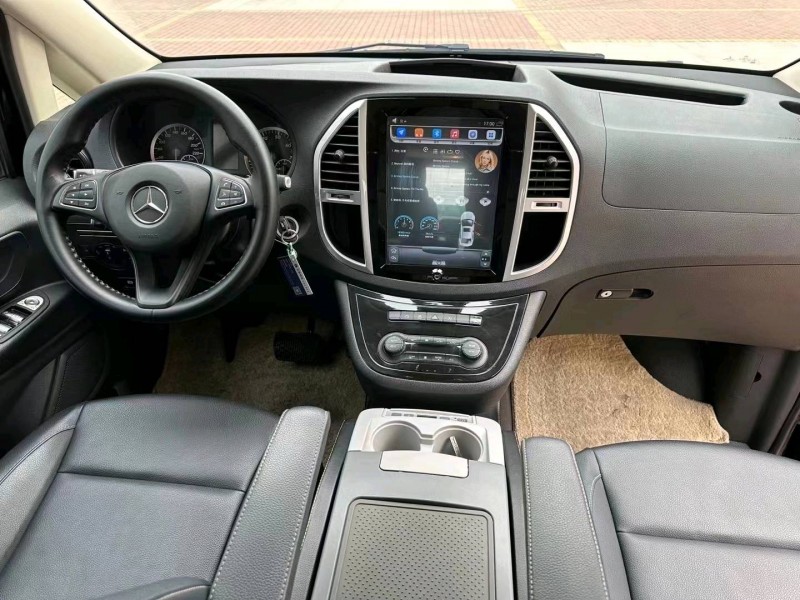 济南18年奔驰威霆5