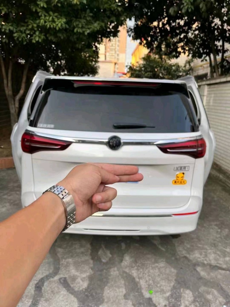 衡阳21年别克GL82