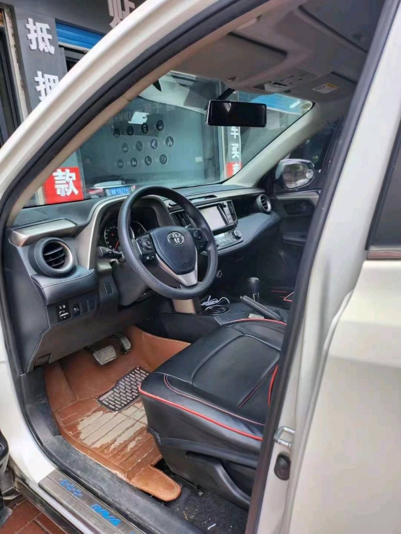 衡阳16年丰田RAV47