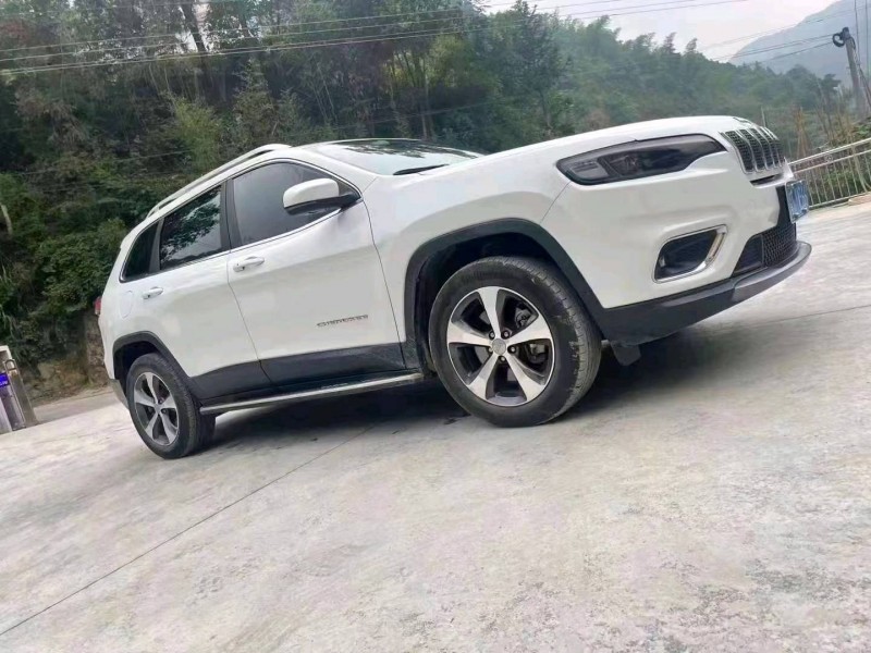 衡阳19年Jeep自由光2