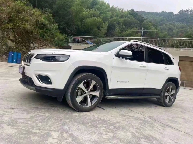 衡阳19年Jeep自由光3