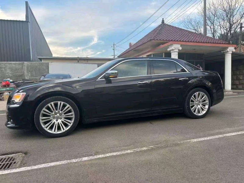枣庄14年克莱斯勒300C5