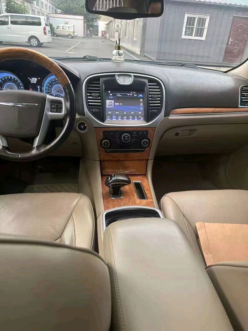 枣庄14年克莱斯勒300C8