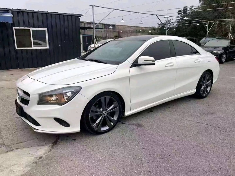宜昌18年奔驰CLA3