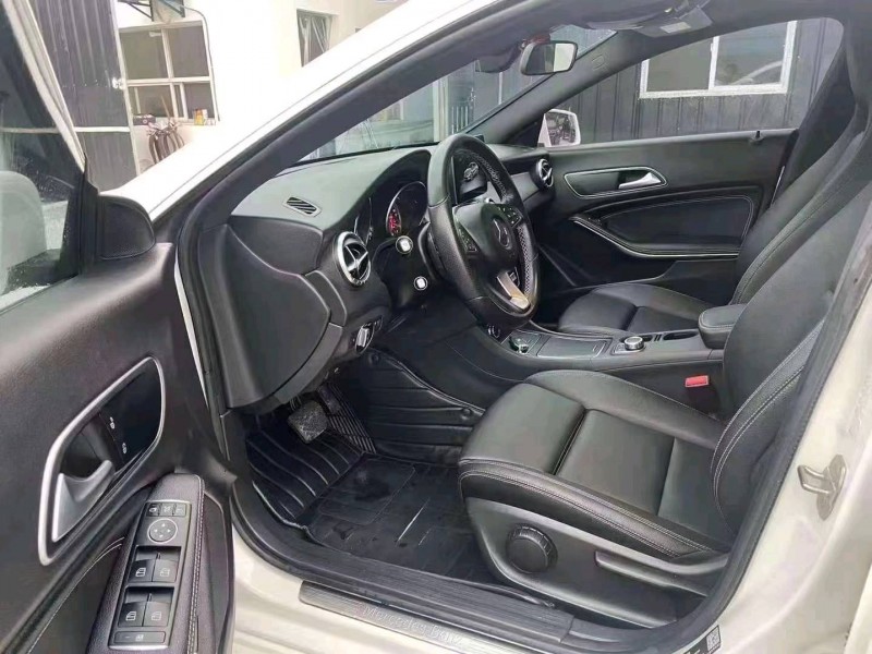 宜昌18年奔驰CLA4