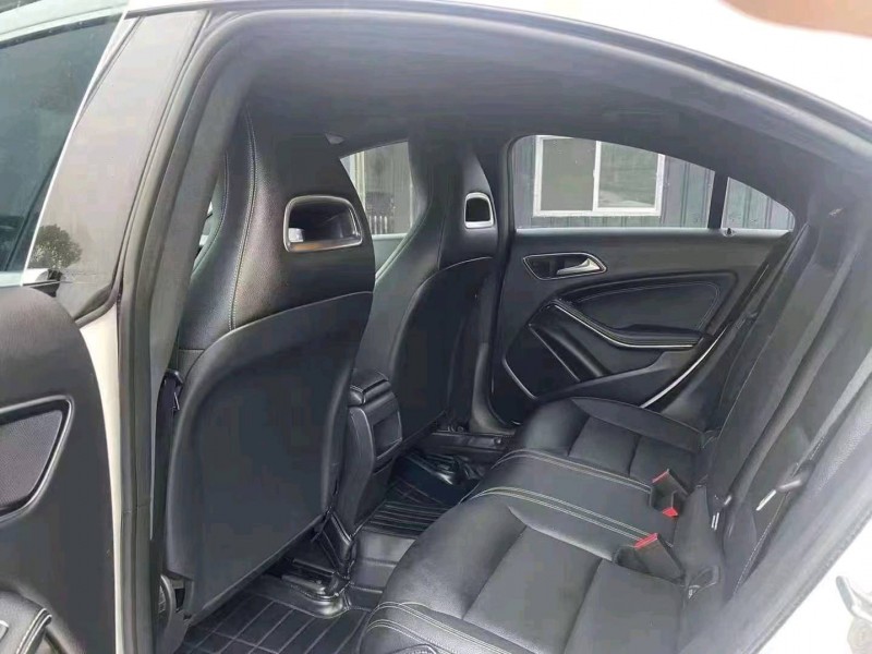 宜昌18年奔驰CLA7