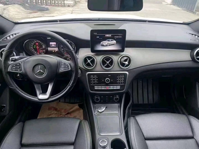 宜昌18年奔驰CLA8