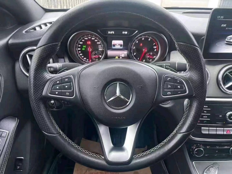 宜昌18年奔驰CLA9