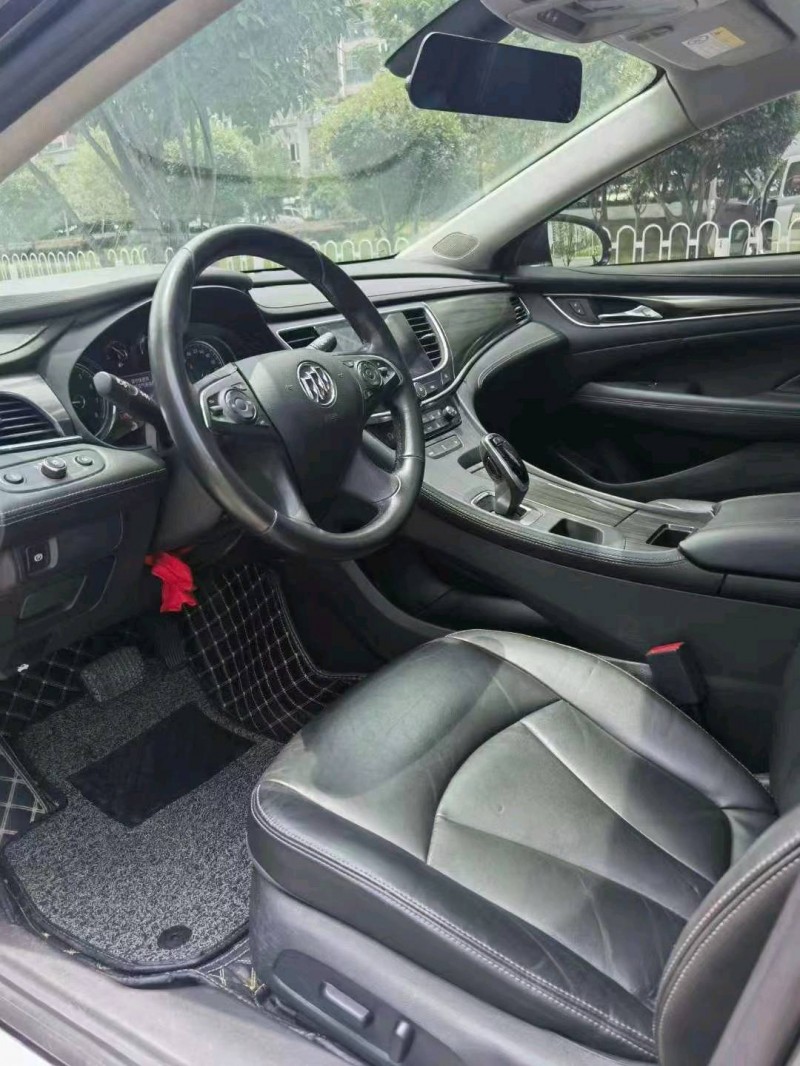 宜昌19年别克君越9