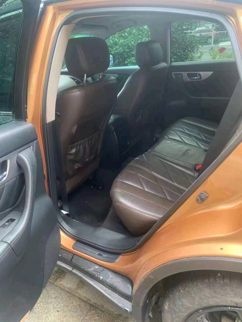 淮南12年英菲尼迪FX357