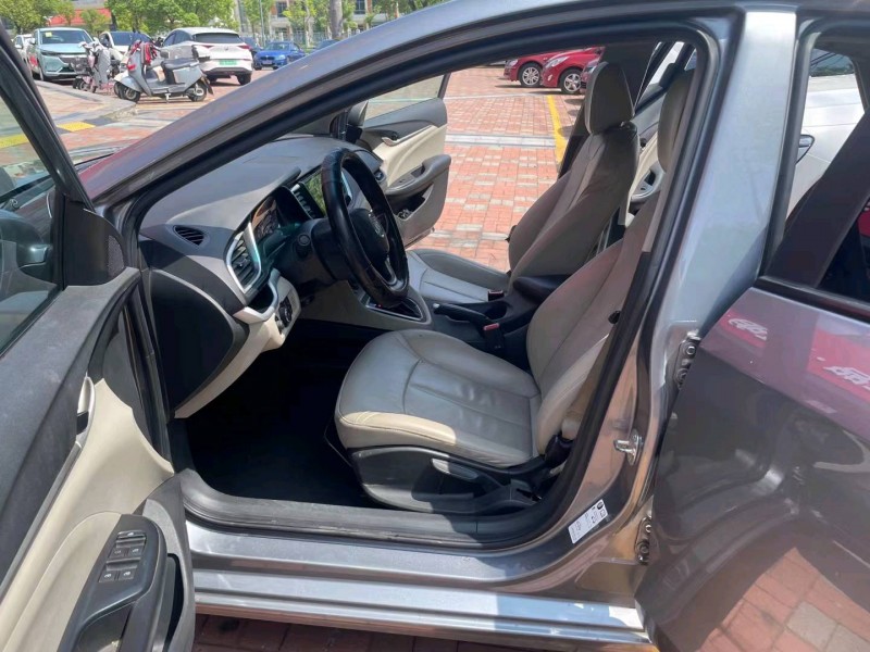 常州18年别克英朗9