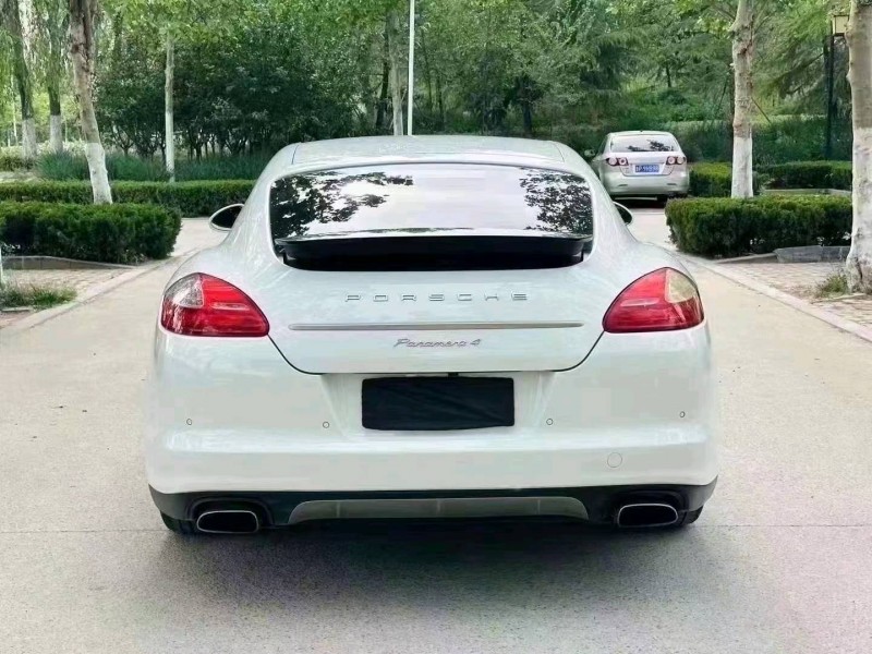 聊城14年保时捷帕拉梅拉9