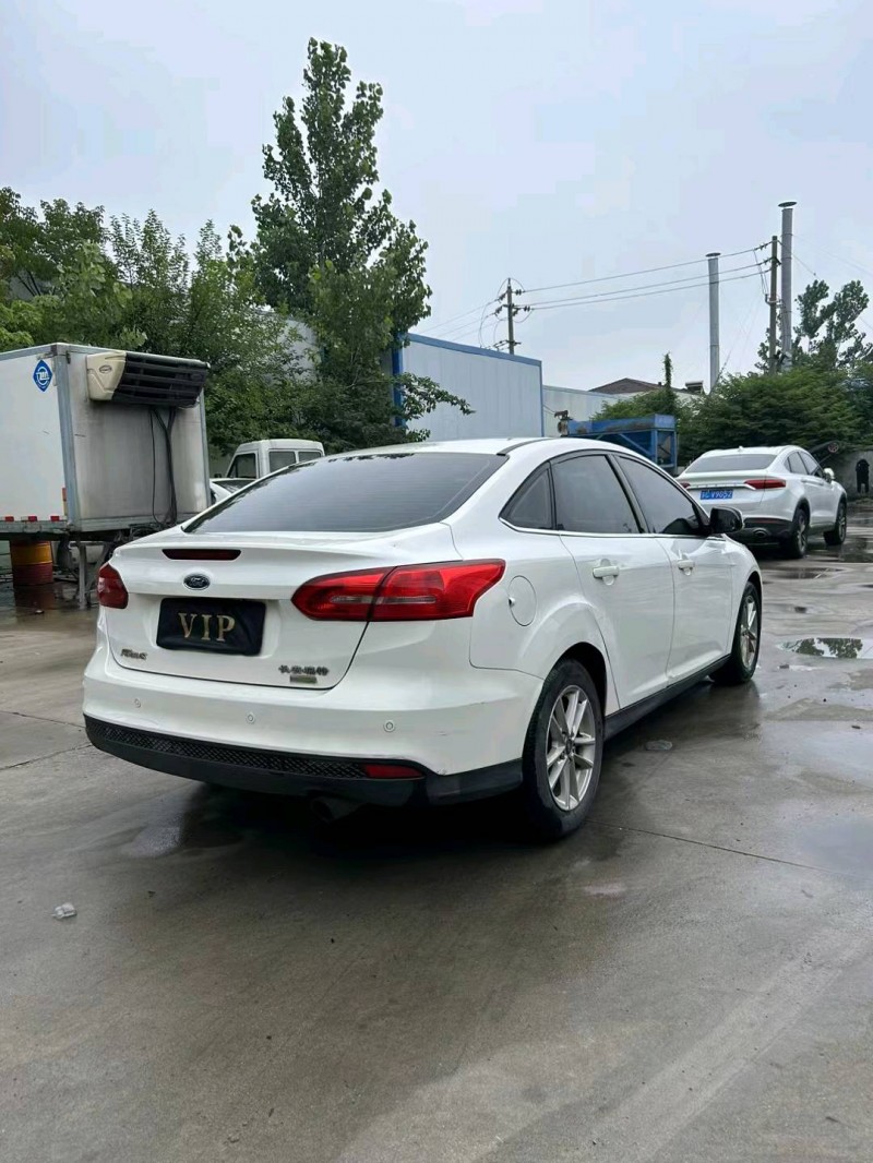 宿迁15年福特福克斯8
