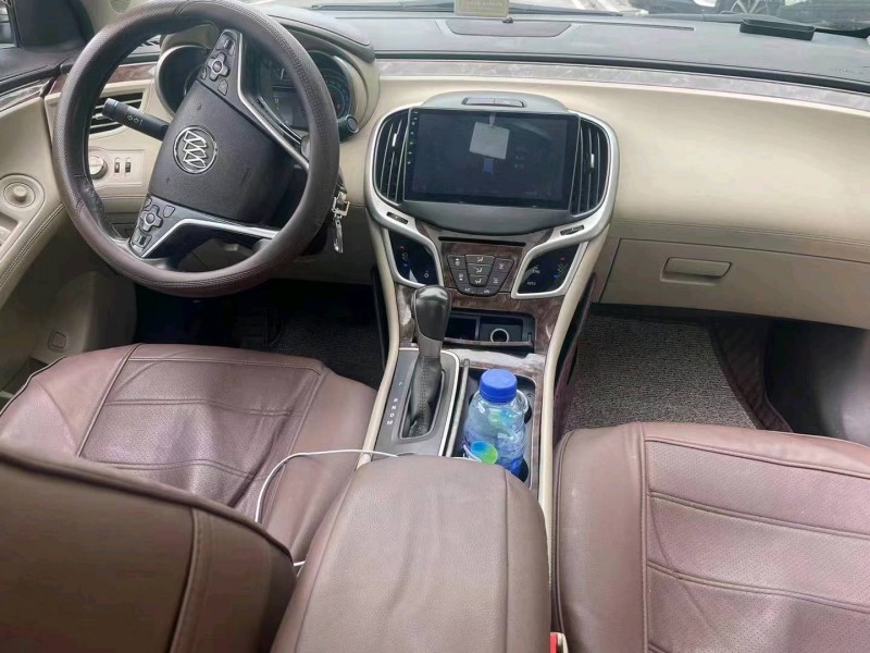 重庆14年别克君越4