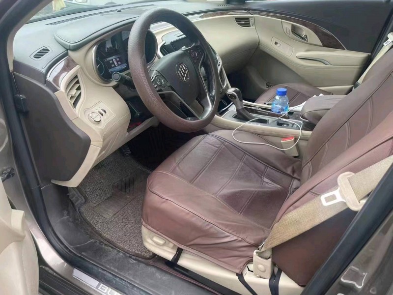 重庆14年别克君越6