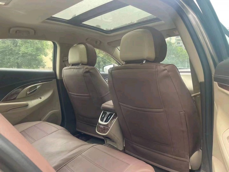 重庆14年别克君越8