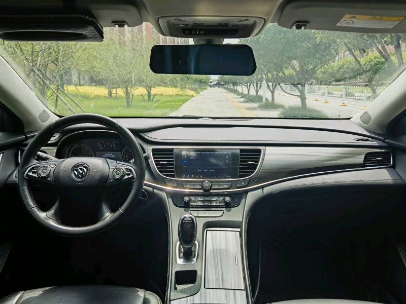 武汉19年别克君越8