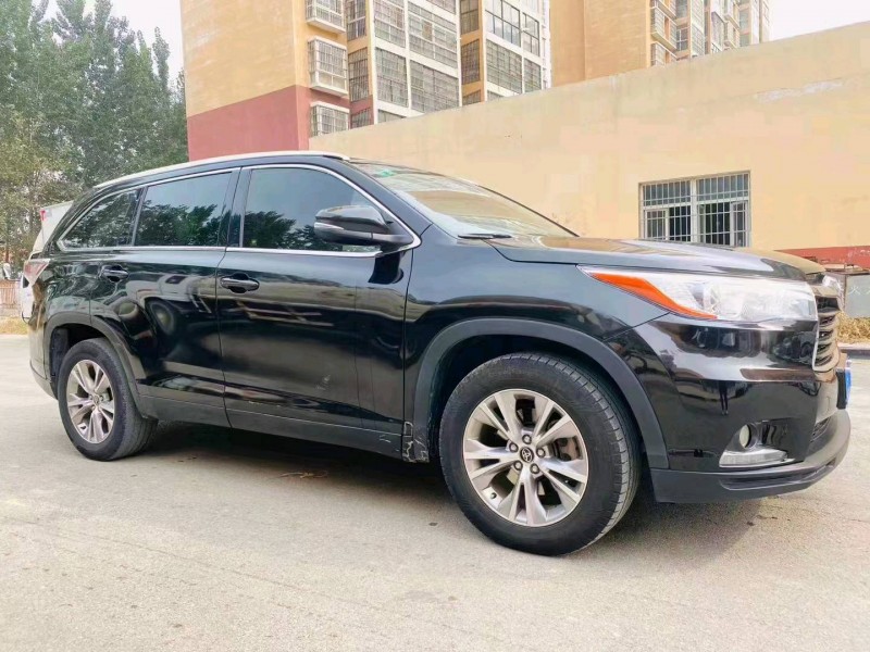 济南17年丰田汉兰达2