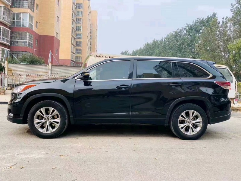 济南17年丰田汉兰达3