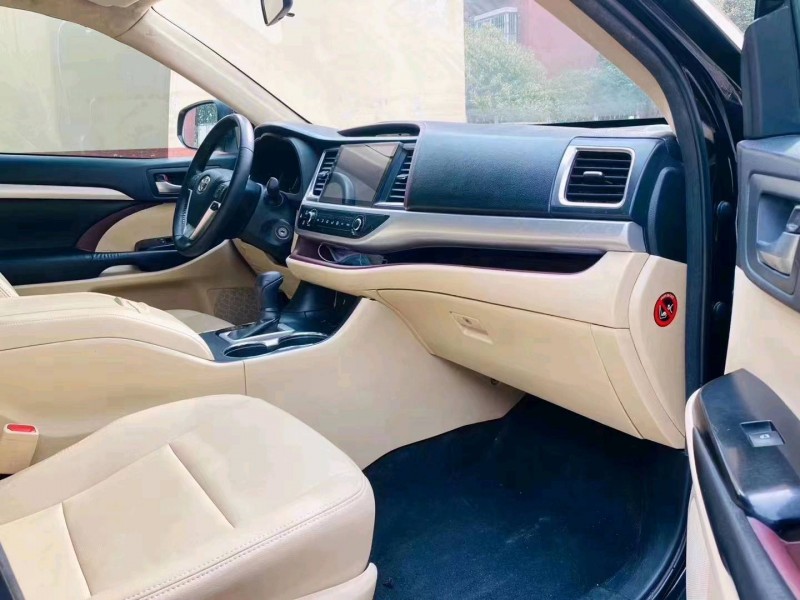 济南17年丰田汉兰达7