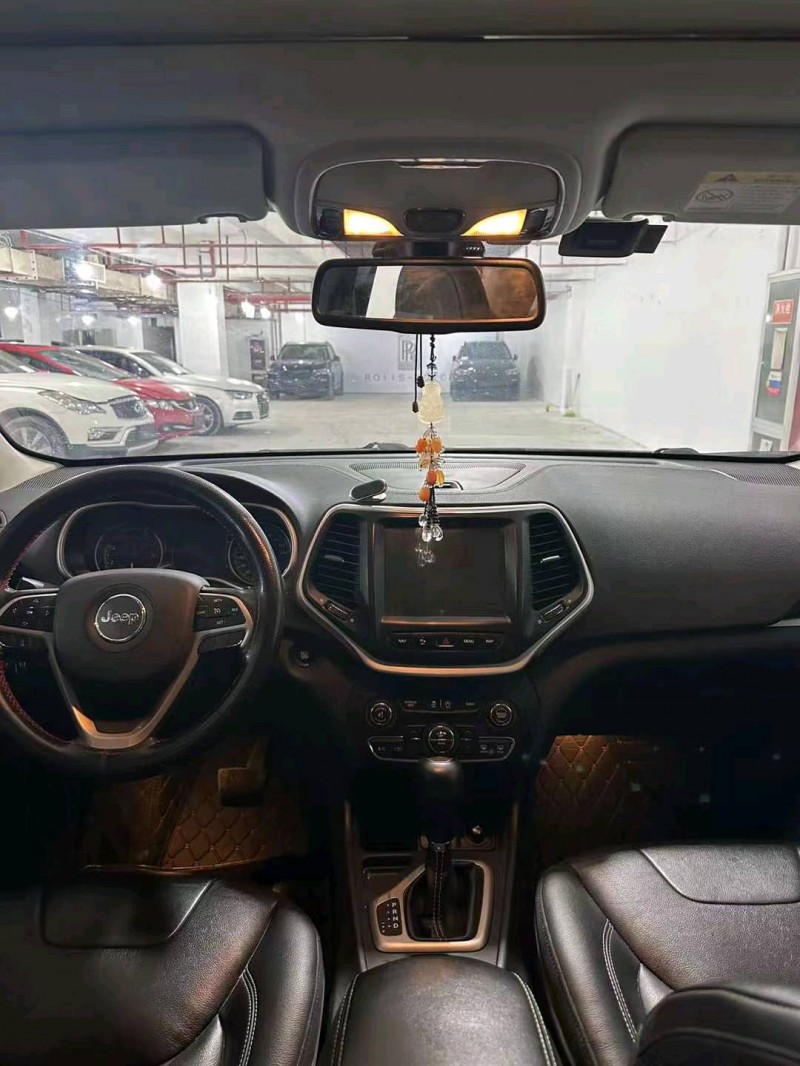 衡阳17年Jeep自由光6