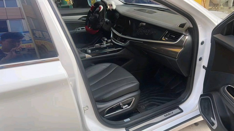 淮南22年吉利博瑞4