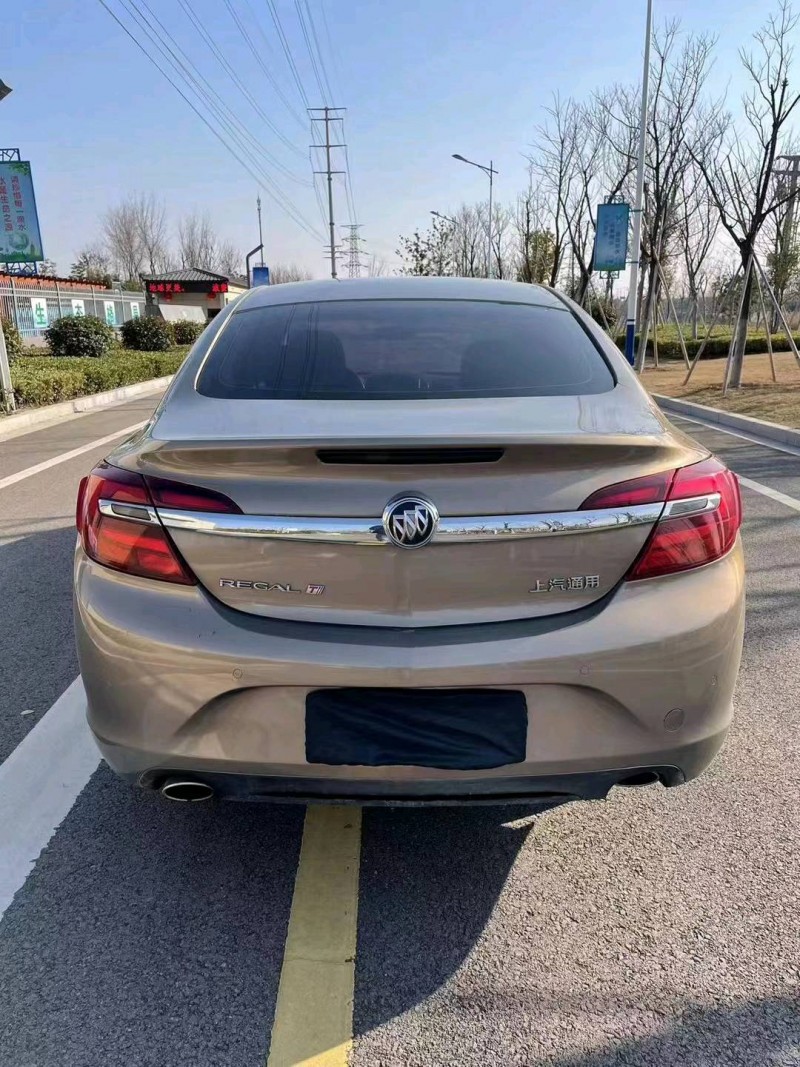 徐州16年别克君威9