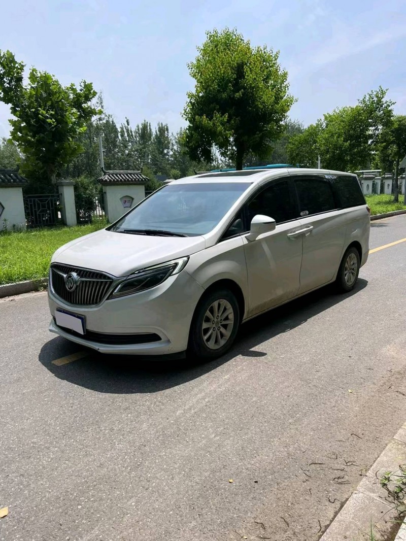 宿迁18年别克GL82