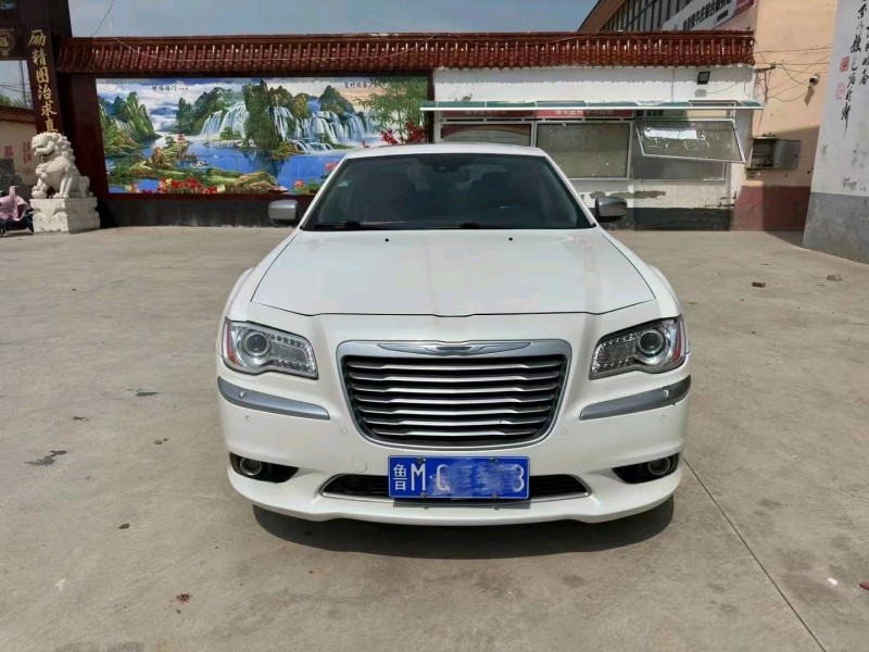 秦皇島14年克萊斯勒300C1