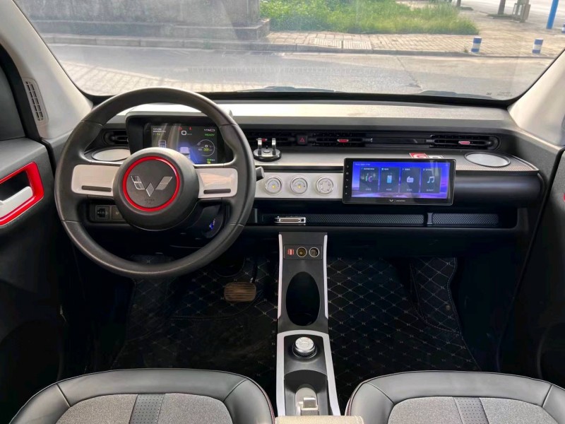 柳州22年五菱汽車GB5