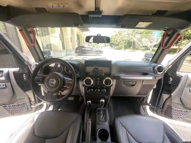 宜昌17年Jeep牧马人6