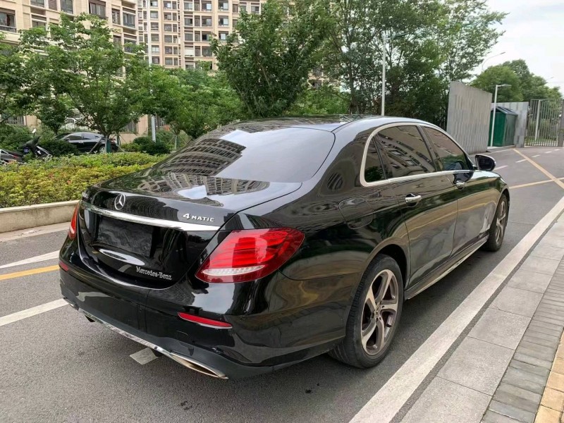 苏州18年奔驰E8