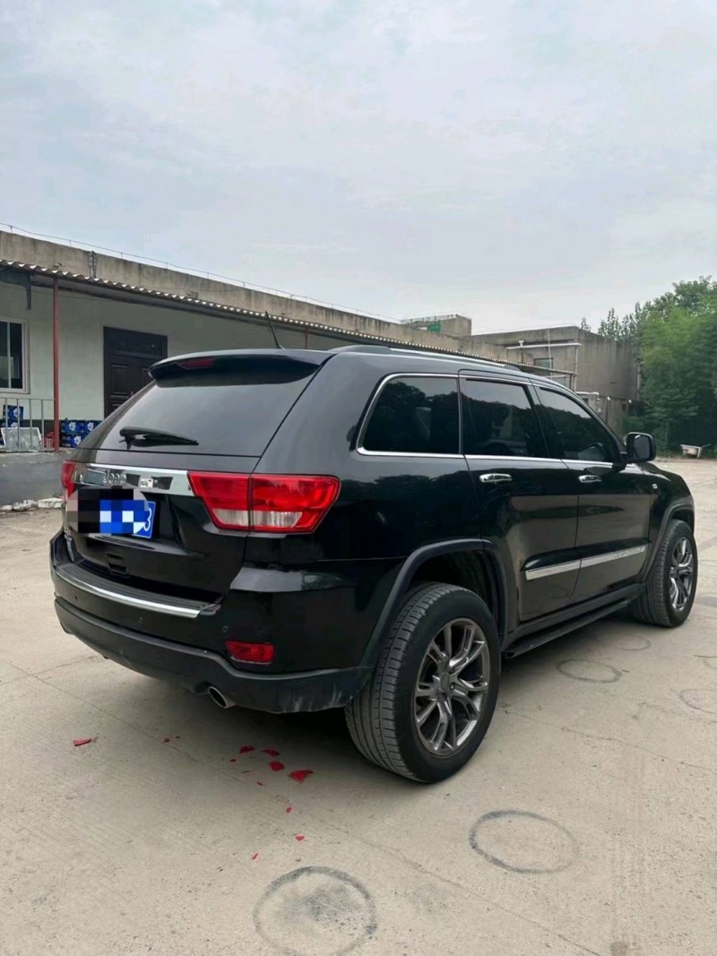 洛陽13年Jeep大切諾基7