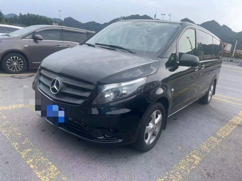 重庆17年奔驰威霆2