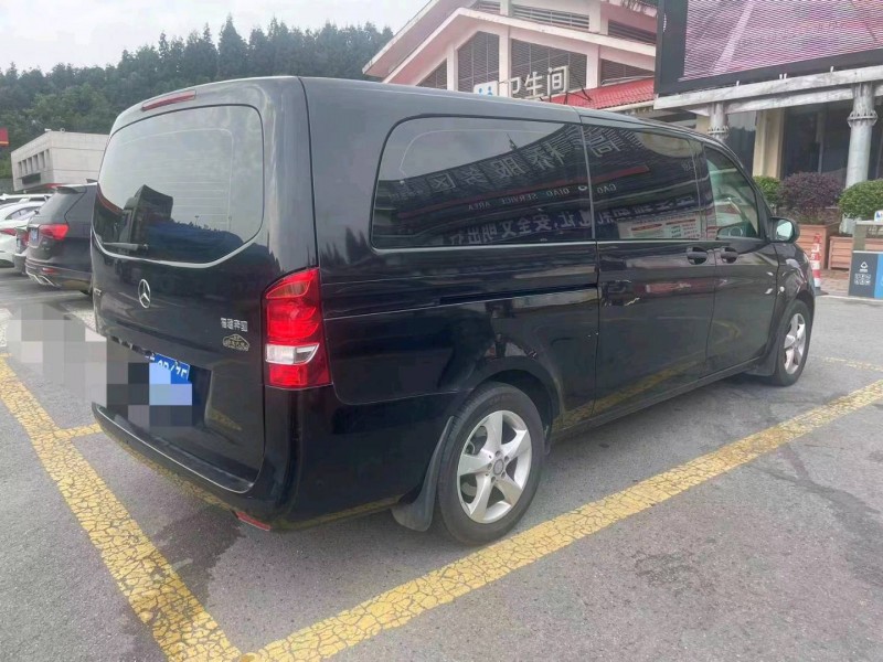 重庆17年奔驰威霆5