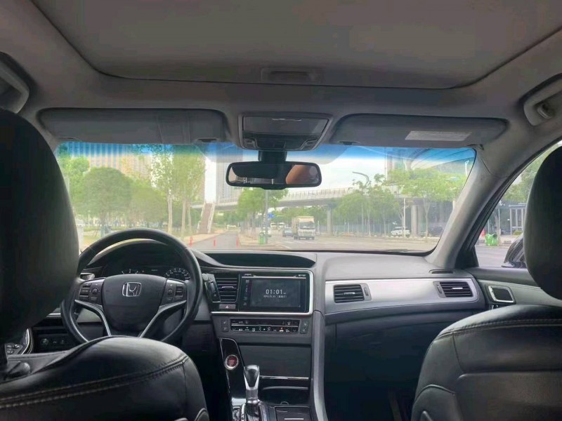 宜昌15年本田思铂睿4