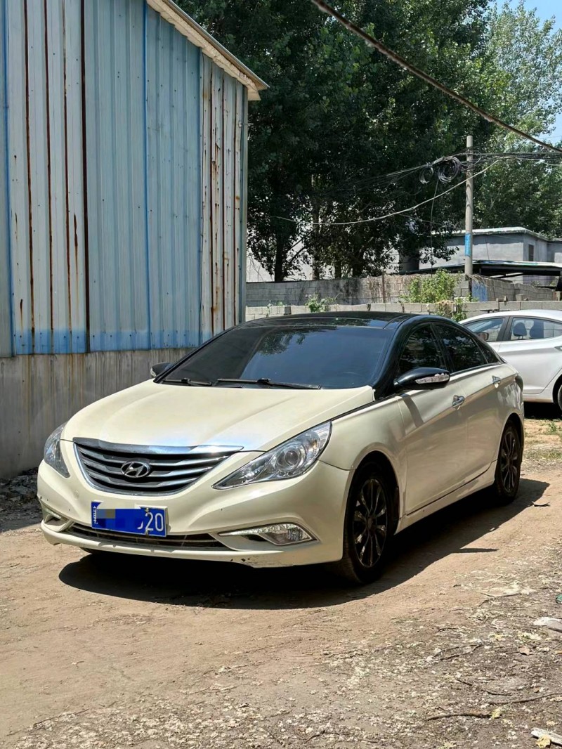 东营13年现代索纳塔八6