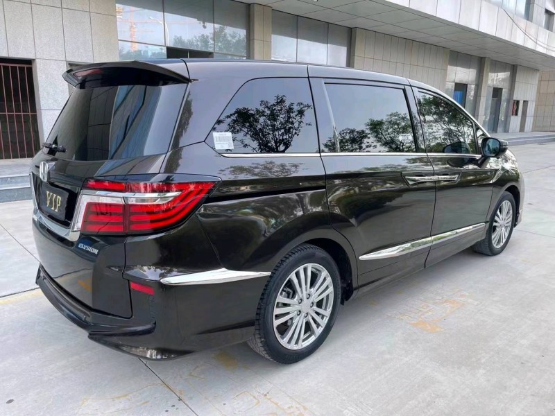 济宁19年本田艾力绅8