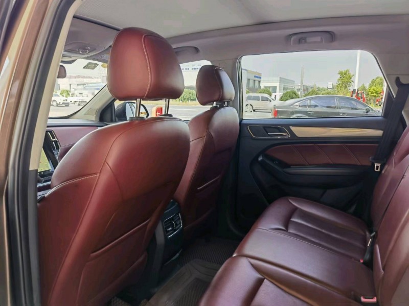 保定17年荣威RX56