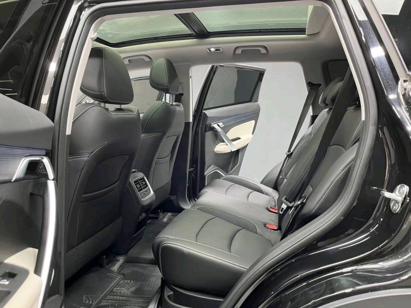 成都22年吉利博越4