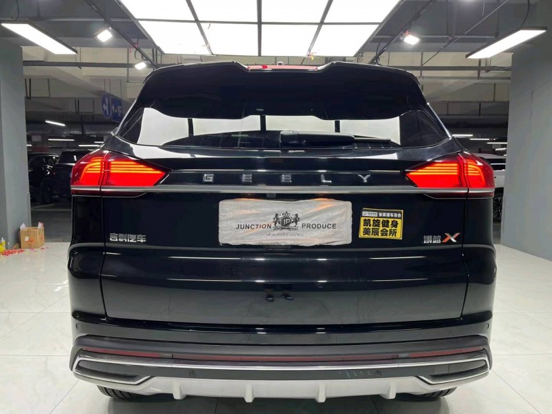 成都22年吉利博越9