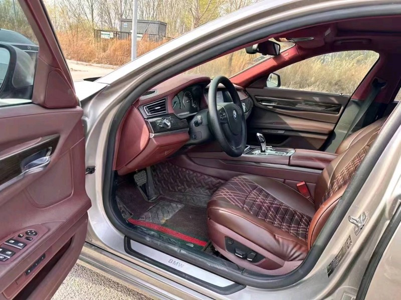 北京12年宝马7系6